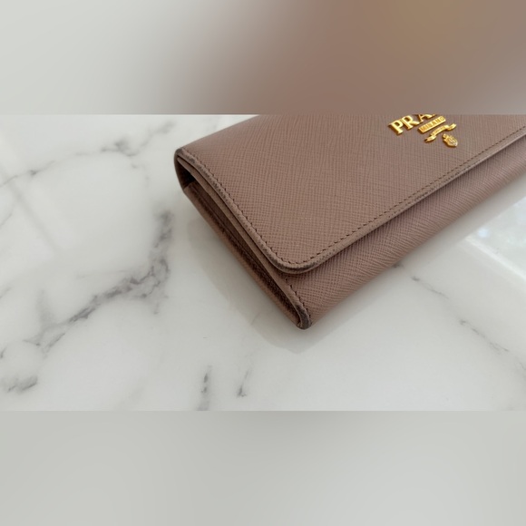 Prada Wallet - Picture 6 of 7